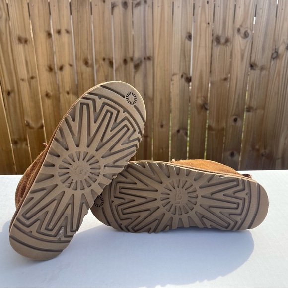 UGG‎ 1094269 Neumel Chestnut Brown Suede Fur Low Women's BOOTS Size 6 - Picture 7 of 8